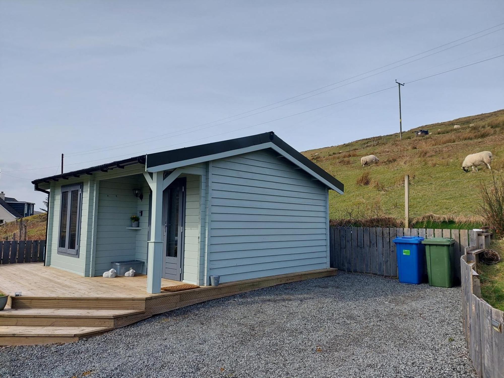 Crofters Cabin Bracadale Bagian luar foto