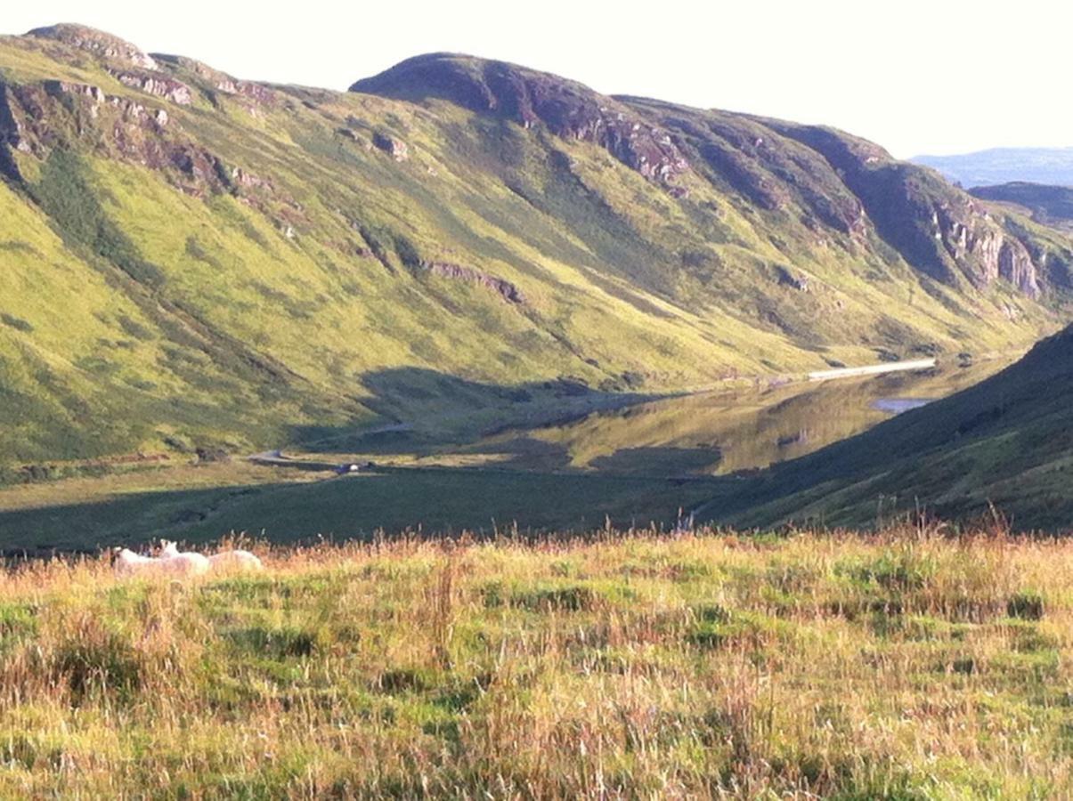 Crofters Cabin Bracadale Bagian luar foto
