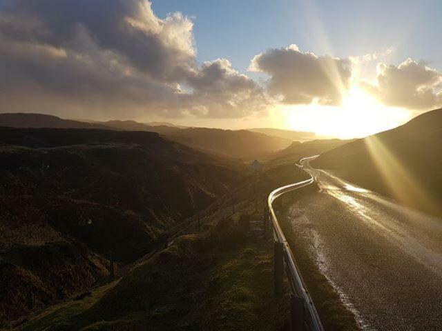 Crofters Cabin Bracadale Bagian luar foto